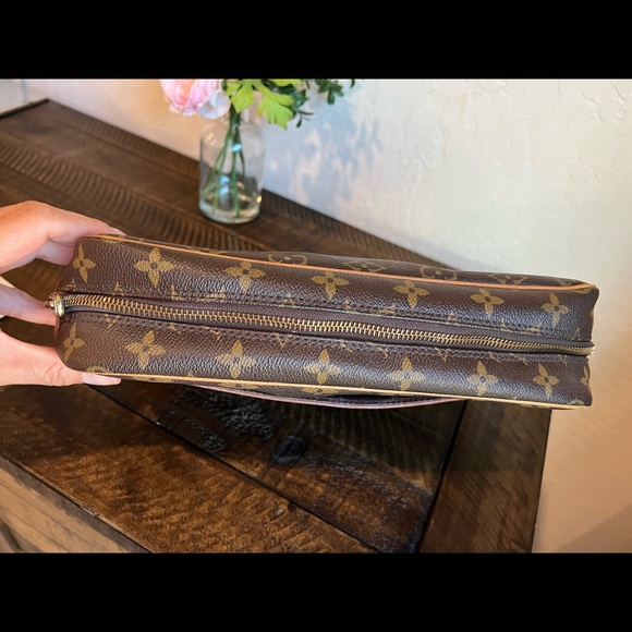 Compeigne 28 Toiletry Monogram Clutch - Picture 3 of 16